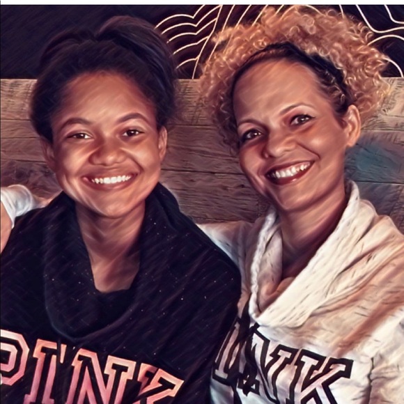 Meet your Posher, Carmela - Picture 4 of 6